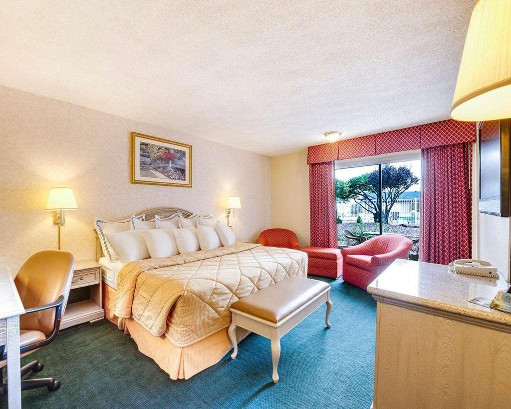 Hotel Elev8 Flagstaff I-40 Exit 198 Butler Ave Room photo