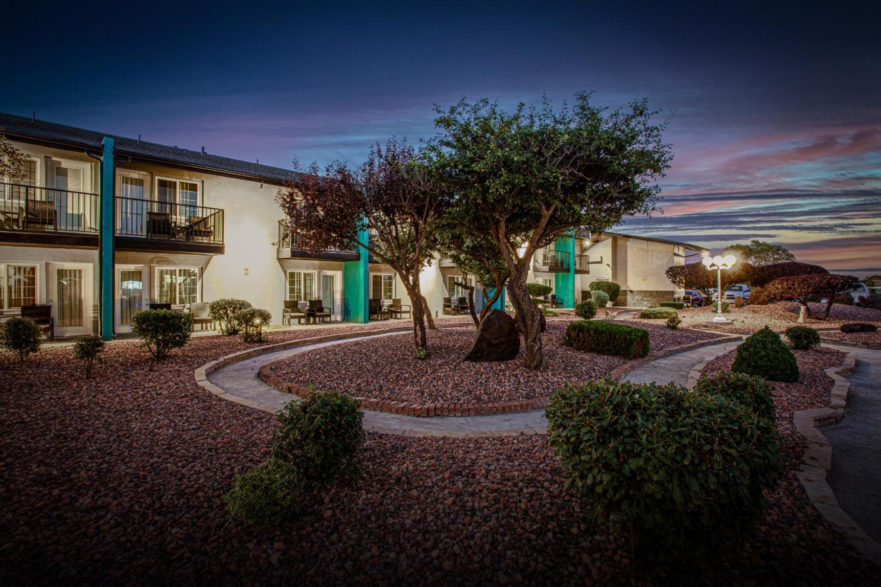 Hotel Elev8 Flagstaff I-40 Exit 198 Butler Ave Exterior photo
