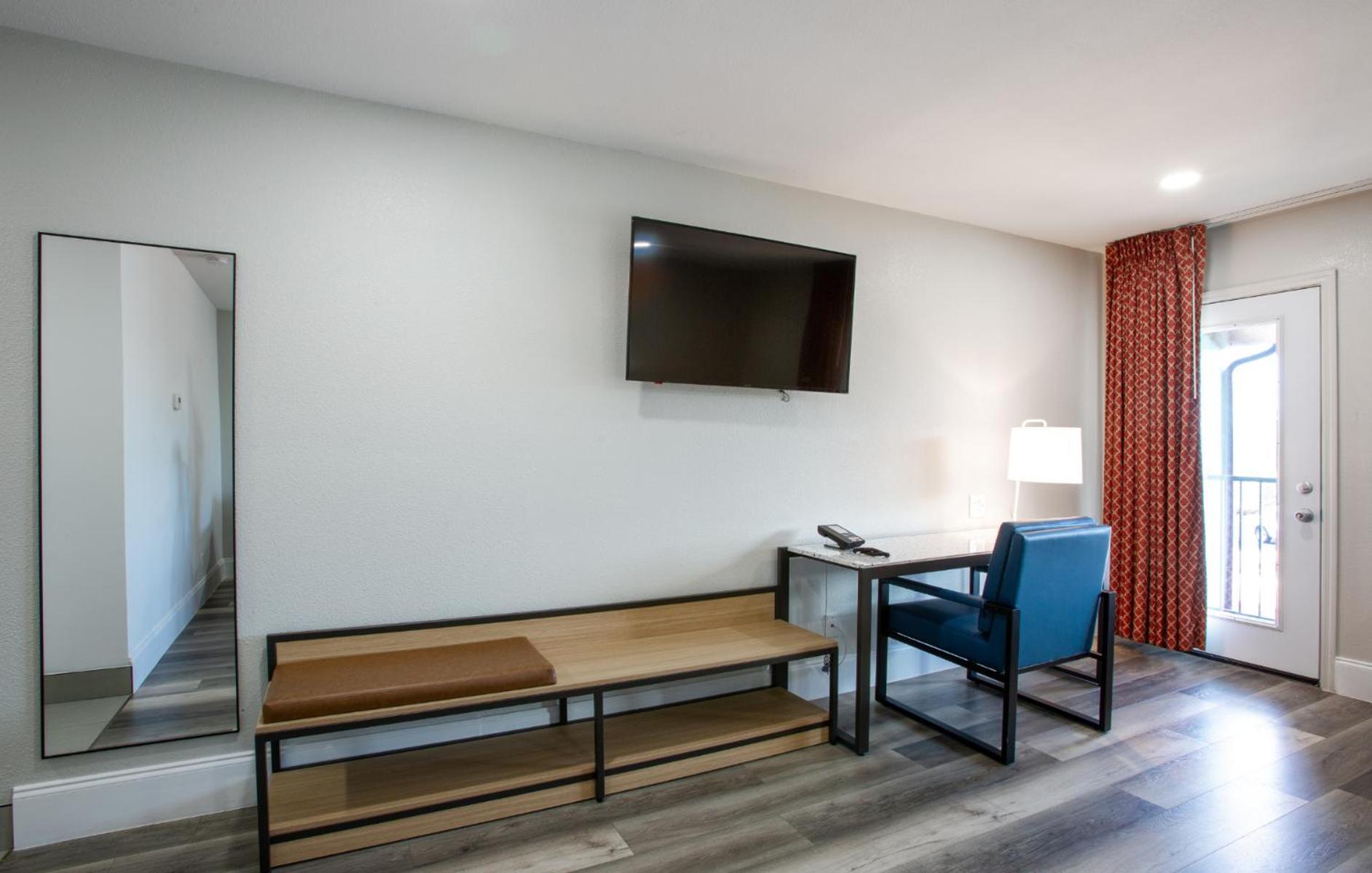 Hotel Elev8 Flagstaff I-40 Exit 198 Butler Ave Exterior photo